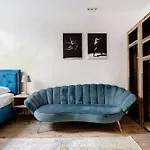Backstage Loft 아파트
