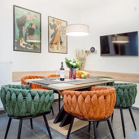 Backstage Loft Apartment